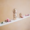 Ornament - hang losse aap beeldje 'de legende' - polyresin - goud - 11x7x19cm - Afbeelding 6